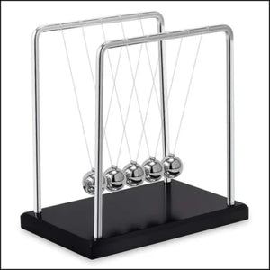 Pêndulo de Newton Decorativo, 5 Esferas Metálicas, Base Preta, 14 cm Enfeite Decorativo Para Escritório Sala Quarto